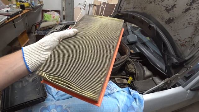 W124 плохо запускается, пропала мощность. Замена топливных фильтров. смотреть онлайн