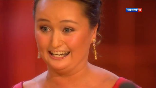 Julia Lezhneva sings the Rossinian Chromatic ("Ladder") Coloratura with Full Support and Agility