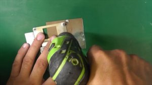 Дерьмовый лайфхак или как открутить винт без шляпки