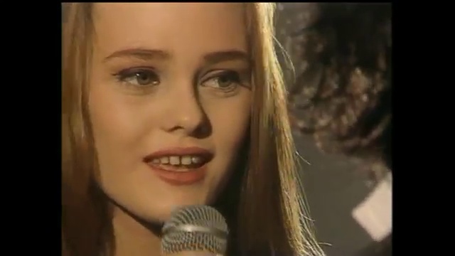 Dave Stewart + Vanessa Paradis - Walk On The Wild Side (Lou Reed cover) смотреть онлайн