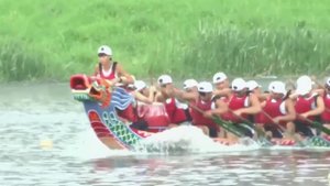 На Тайване проходят традиционные гонки на драконьих лодках