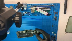 Iphone 5s не включается,не заряжается