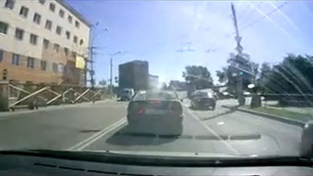 С левого ряда направо на глазах у ГАИ смотреть онлайн