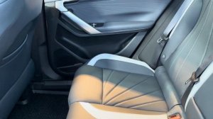 Новый дилерский Geely Atlas 2024 обзор с замерами салона и ценами