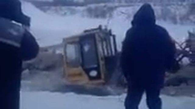 Утонул бульдозер.3gp смотреть онлайн