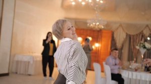 Жених затанцевал тещу на свадьбе. Видео которое взорвало интернет HD качество