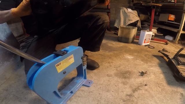 renault 4l restoration episode 12, body rust repairs смотреть онлайн