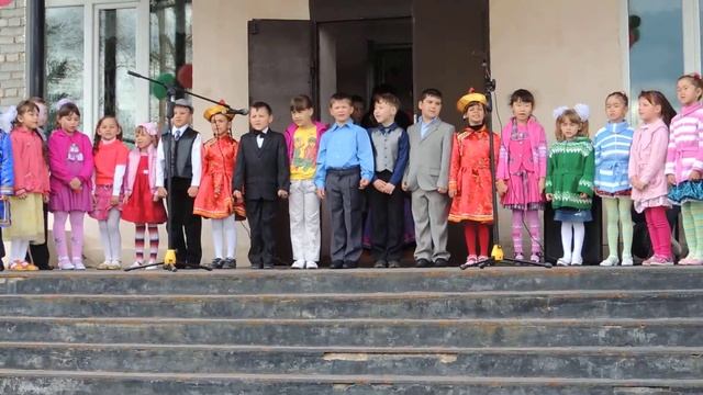 Песня "Детский сад" поют дети подготовительной группы "Воробышки" 2013г. смотреть онлайн