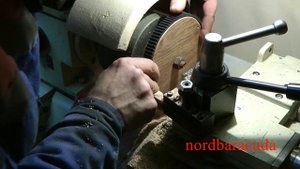 вариант резинового обода колеса ленточной пилы