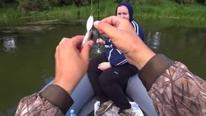 Рыбалка на спиннинг на Оке с лодки в июле.