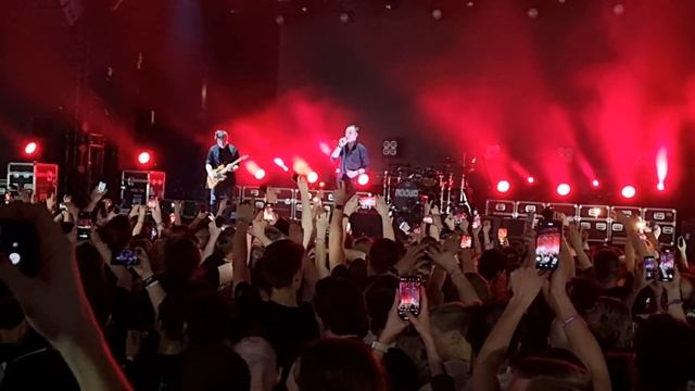 Lumen - Гореть (live in Base, 29.04.2023) смотреть онлайн