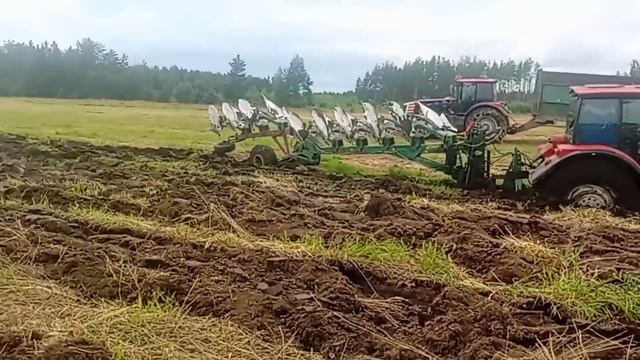 МТЗ 3022.в вытягивает два МТЗ 3022дц1 и МТЗ 3022с плугами смотреть онлайн