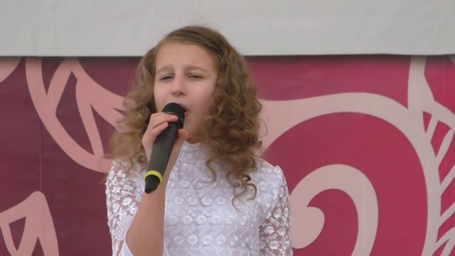 Елизавета Малышева - Расскажите, птицы @ у Большого Новодевичьего пруда 19.04.2015