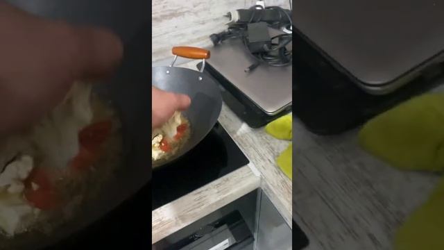 Готовим ОВОЩНОЕ ?????РАГУ в сковородке ВОК ??? #АлтайФишинг #овощноерагу ￼