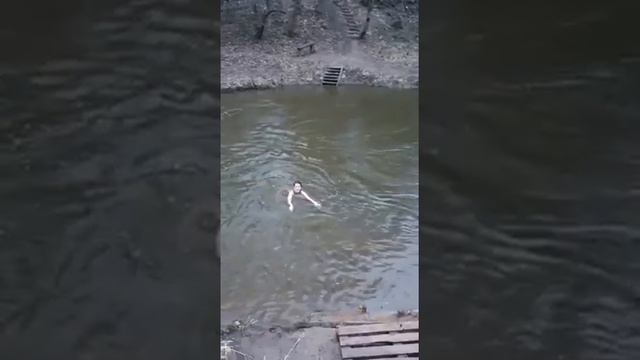 Купание в холодной воде после горячей купели. смотреть онлайн