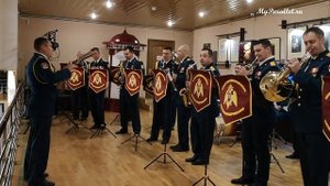 Вальс "В городском саду" в исполнении духового оркестра "Росгвардии"