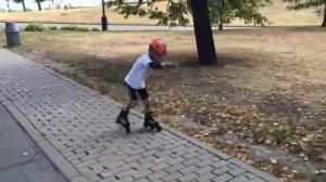 Как научить ребёнка кататься на роликах. Инструктор для детей. Мирон Волков, 6 лет.