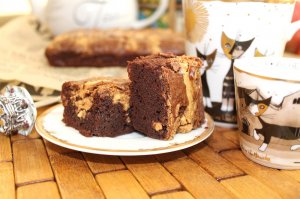 Шоколадный брауни с арахисом