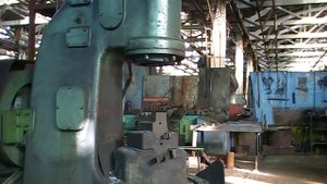 Ковка шестигранника на молоте в спец. бойках. Молот  МВ  412.