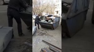 Вывоз строительного мусора контейнером 8 м3