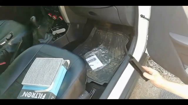 Как поменять салонный фильтр Ниссан Альмера g 15