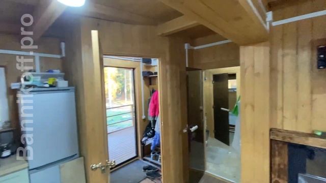 Обзор дома-бани из профилированного бруса камерной сушки через год после установки смотреть онлайн