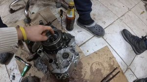 разборка двигателя bajaj 125 - 150 оборвало вторічний вал, поршньова после 12 тис км