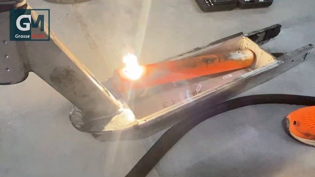 Очистка металла от порошковой краски с помощью лазерной станции Turbolase PowerBox3