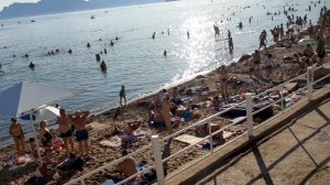 Орджоникидзе Крым 2019, городской пляж, бабки на пляже. Crimea beach.
