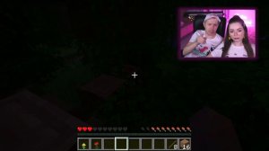 Учу Афинку выживать в МАЙНКРАФТ! Нуб ЖЕСТКО тупит! 👀 Elfinka PLAY!