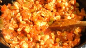 Макароны с куриной грудкой кинзой и сельдереем  Pasta with vegetables and chicken Very delicious.