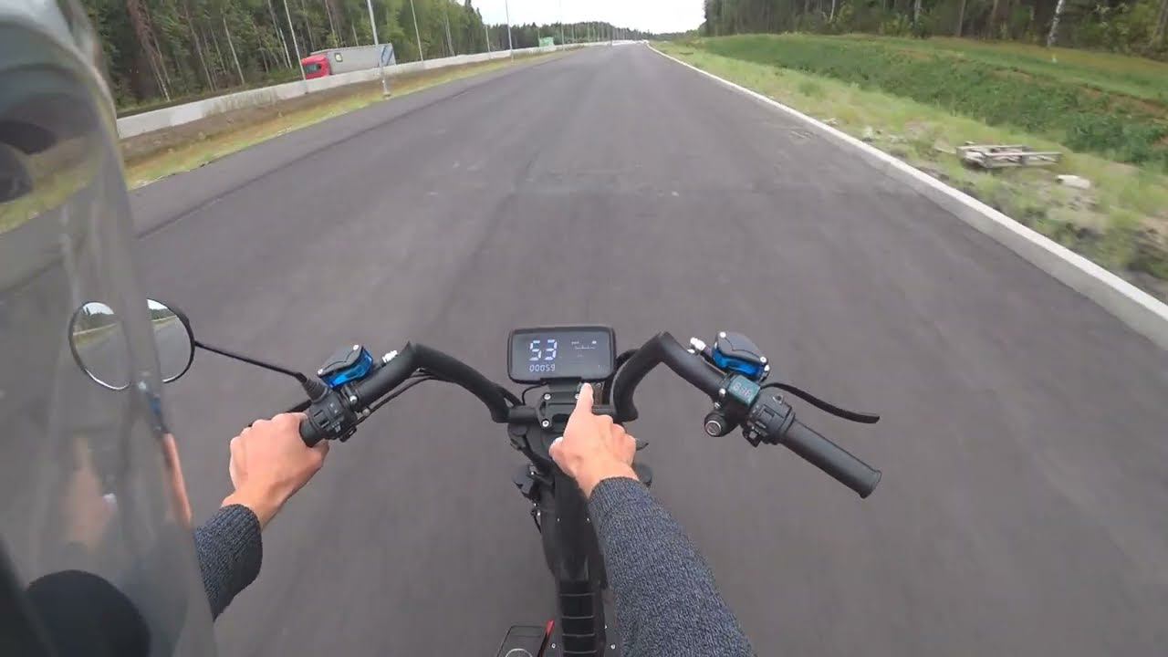 Проверил максималку и поехал кормить Кота на электроскутере White Siberia Pro Black Edition смотреть онлайн