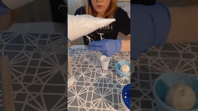 Новогодний декор. Первый мастер класс, часть первая. Елочка из ниток. смотреть онлайн