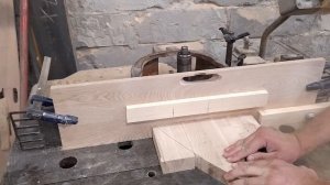 Работа на фрезерном станке. (КАК ЗАВОДИТЬ ДЕТАЛЬ)?