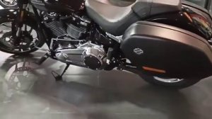Harley-Davidson Sport Glide™ Harley-Davidson® Softail® 2021 Vivid Black
