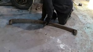 Замена переднего коренного листа рессоры