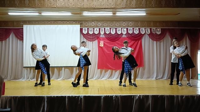 вальс "Синий платочек" к дню Победы 5 класс