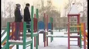Вандалы повредили детские площадки