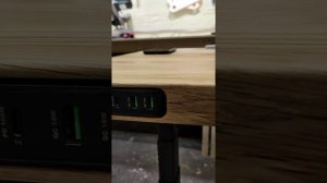 Умный стол с подъемным механизмом и колонкой