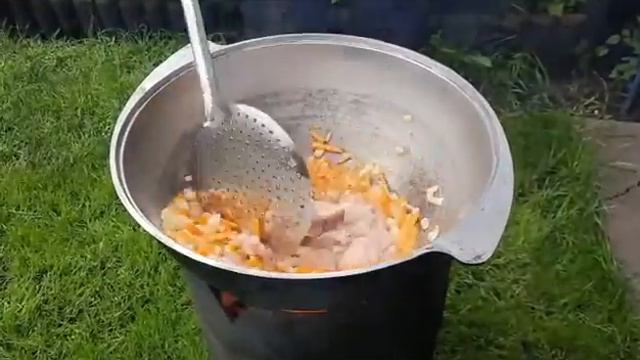 Плов курицей в казане. Выпуск 52 смотреть онлайн