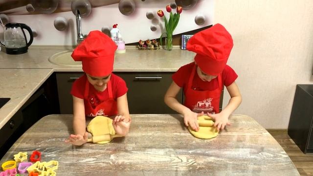 Подарок маме на 8 марта. Простое печенье. Готовят дети. Подарок своими руками. смотреть онлайн