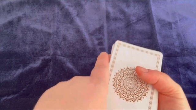 Почему он не выходит на связь?! Напишет? Позвонит? ??♀️