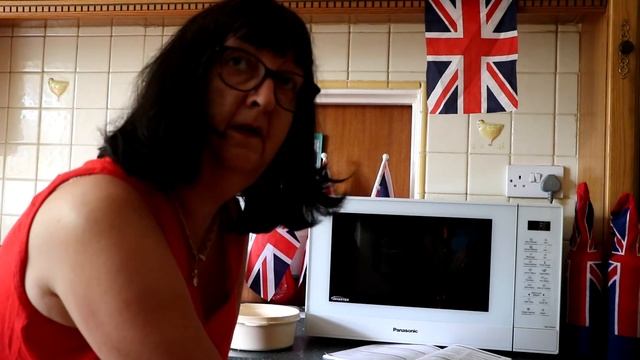 Panasonic NN-ST45KW Microwave Unboxing to Tasting 2021. How we cooked jacket potatoes & lemon curd. смотреть онлайн