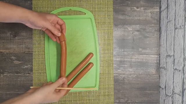 Когда ребенок плохо есть сосиски!Варю в виде осьминогов! смотреть онлайн