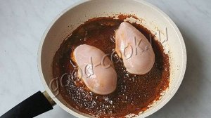 Куриное филе тушёное в карамельно-соевом соусе. Рецепт приготовления