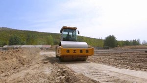 XCMG XS223JE Compacting at Huaibei Roadbed
