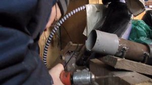 Прыспоспособление, для чистки початков кукурузы.