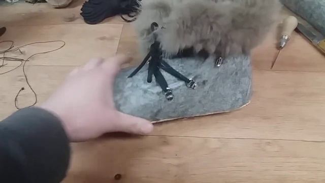 НОВАЯ МОДЕЛЬ ВАЛЕНОК/ОЦЕНИТЕ/НУЖДАЕТСЯ В ДОРОБОТК смотреть онлайн