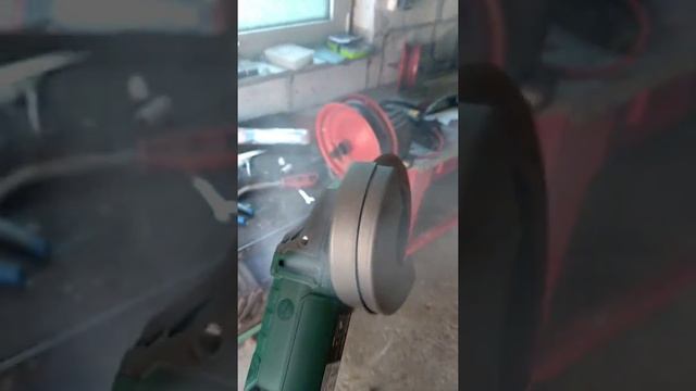 PARKSIDE 1200W PWS 125 - first start of the angle grinder (smoke)