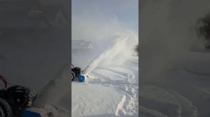 Уборка снега. мотоблок со снегоуборочной приставкой!!!